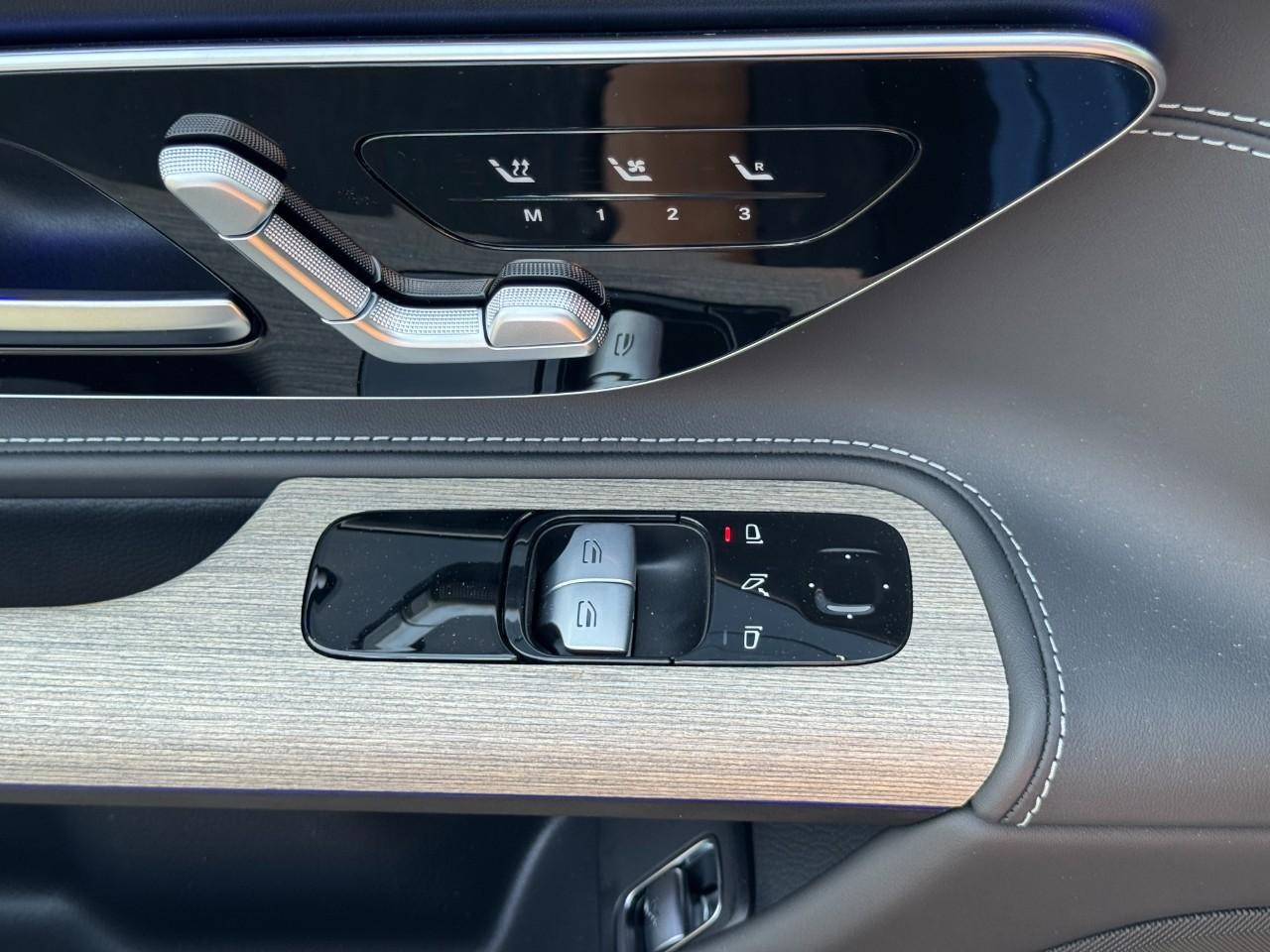 Mercedes-Benz AMG GT Vehicle Full-screen Gallery Image 28