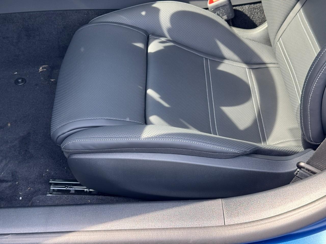 Mercedes-Benz AMG GT Vehicle Full-screen Gallery Image 29