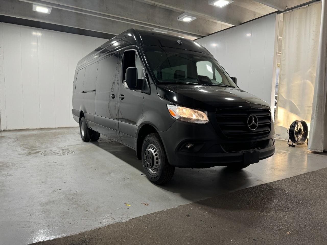 Mercedes-Benz Sprinter Cargo Van Vehicle Full-screen Gallery Image 6