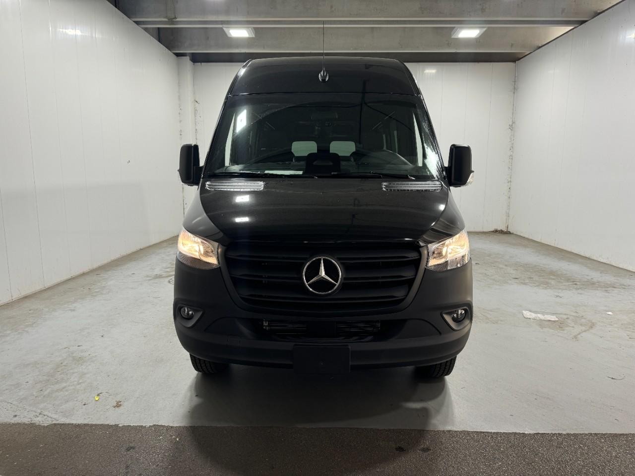 Mercedes-Benz Sprinter Cargo Van Vehicle Full-screen Gallery Image 7