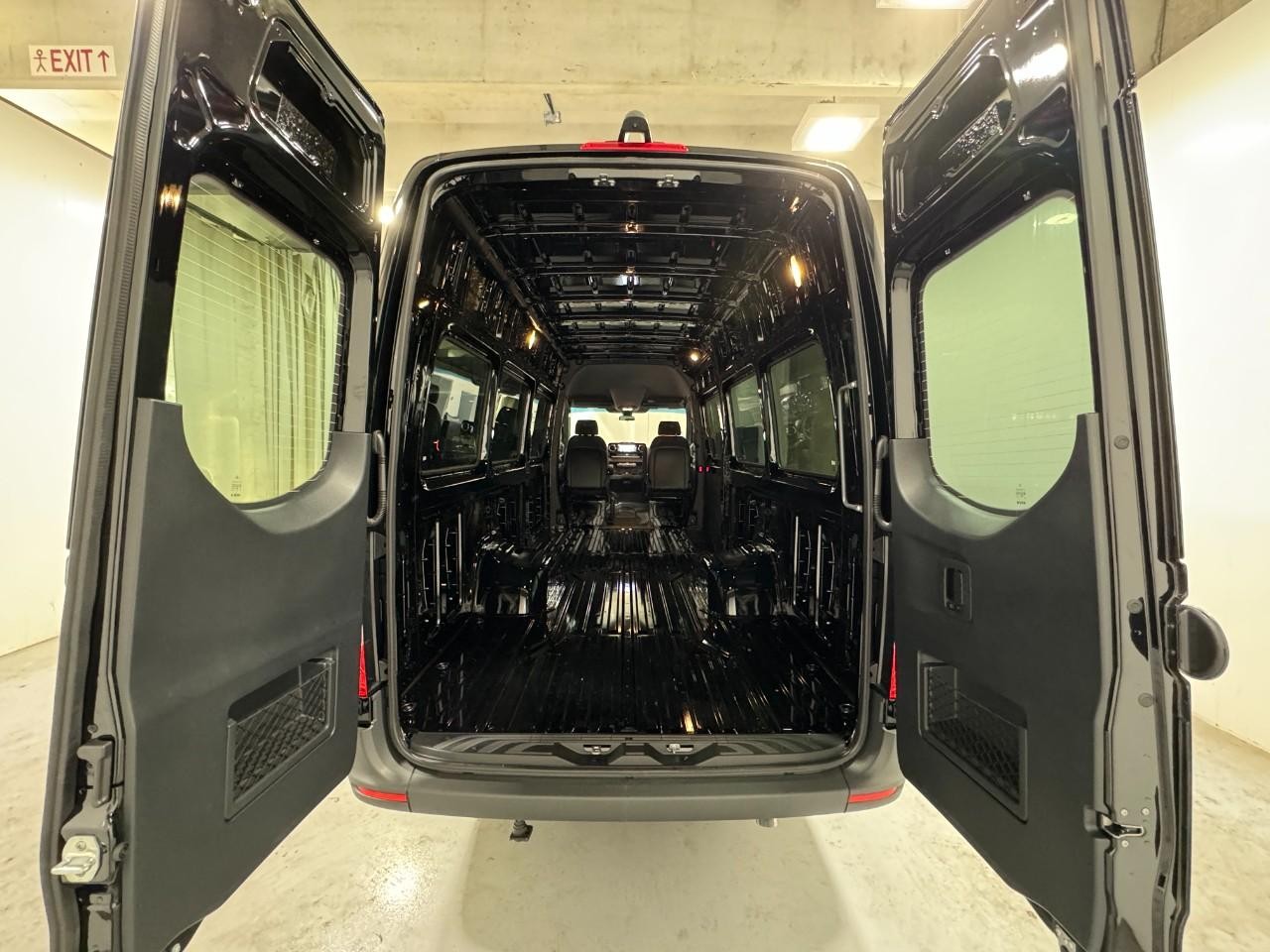 Mercedes-Benz Sprinter Cargo Van Vehicle Full-screen Gallery Image 9