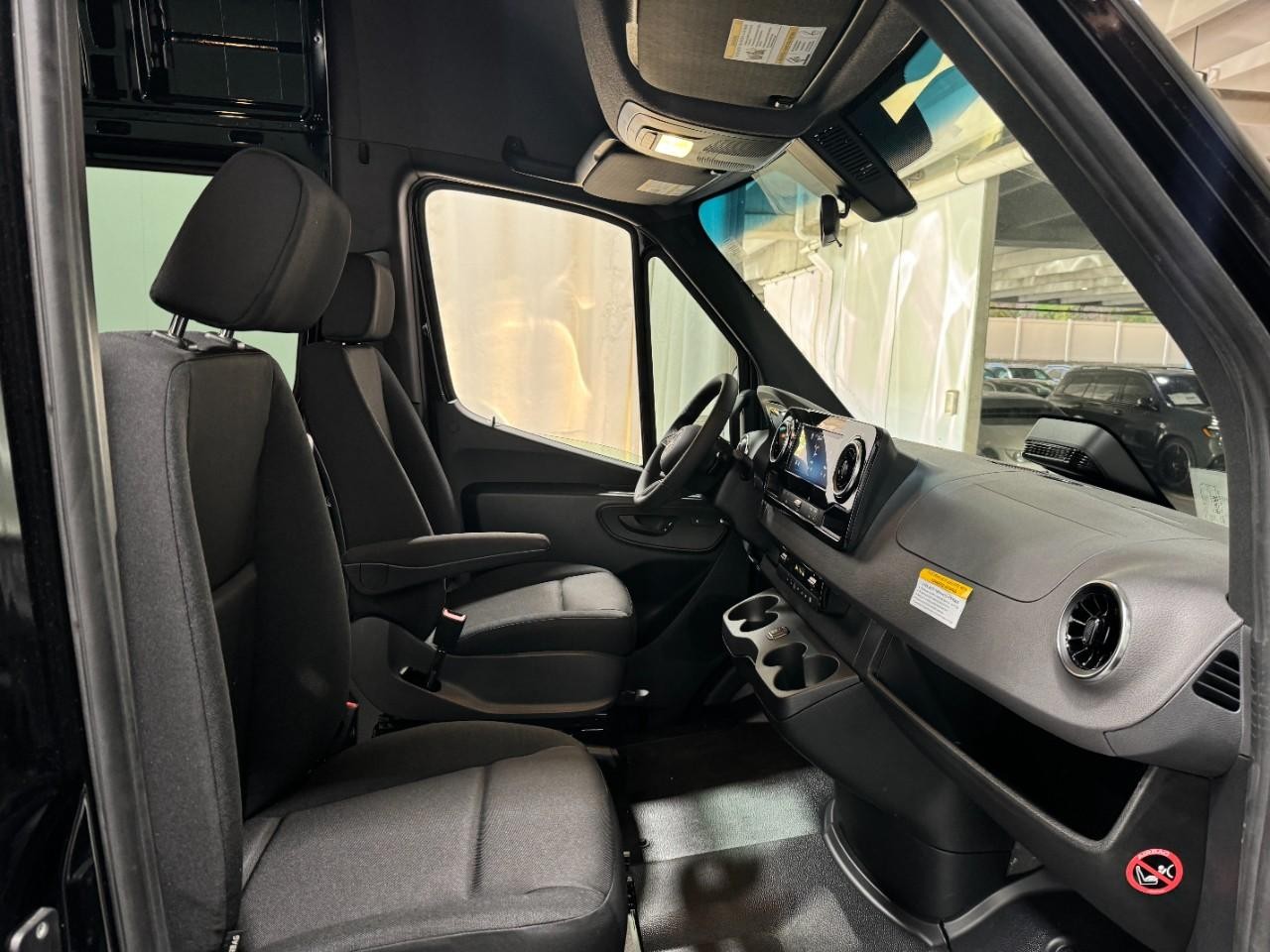 Mercedes-Benz Sprinter Cargo Van Vehicle Full-screen Gallery Image 17