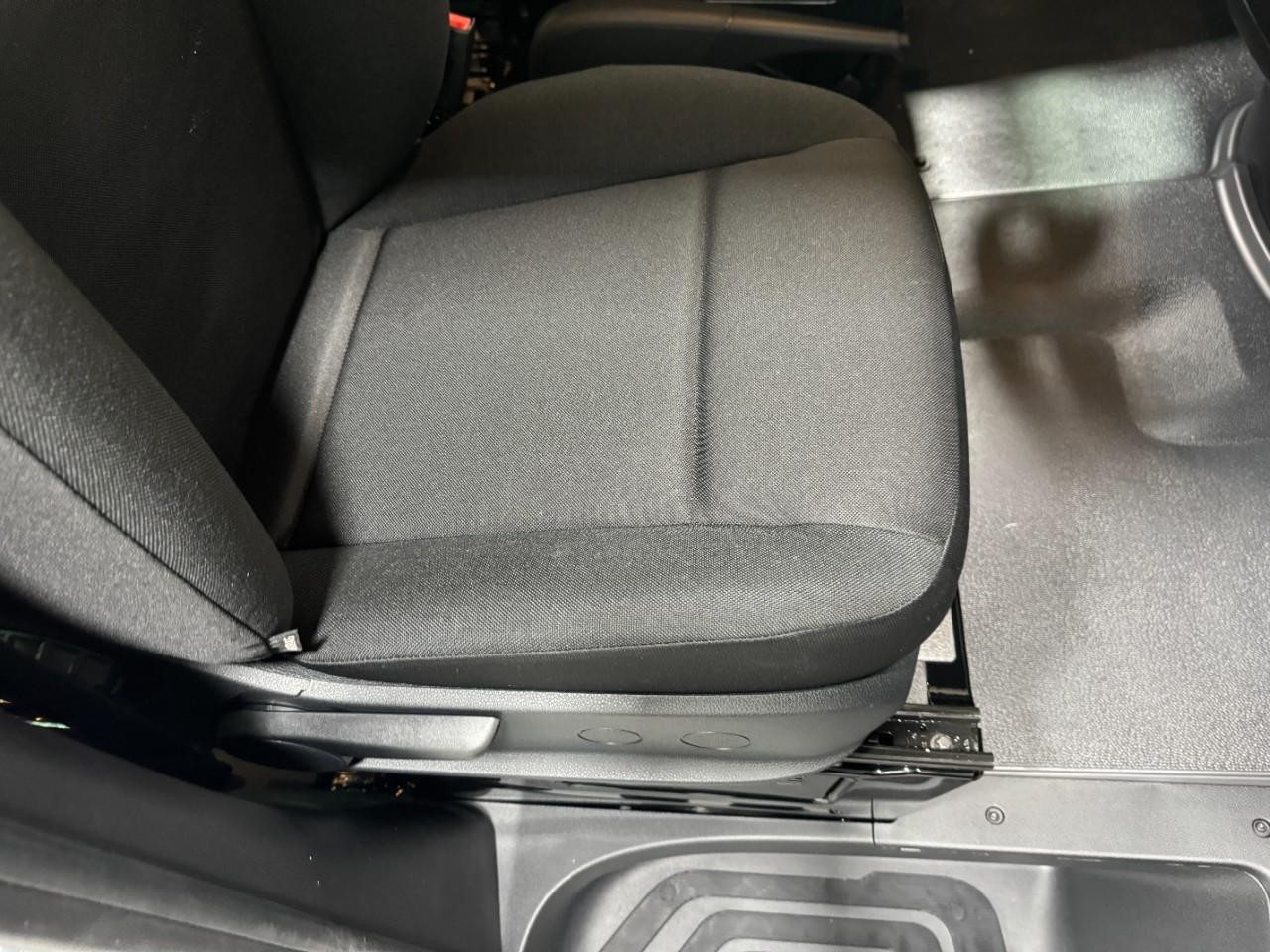 Mercedes-Benz Sprinter Cargo Van Vehicle Full-screen Gallery Image 18