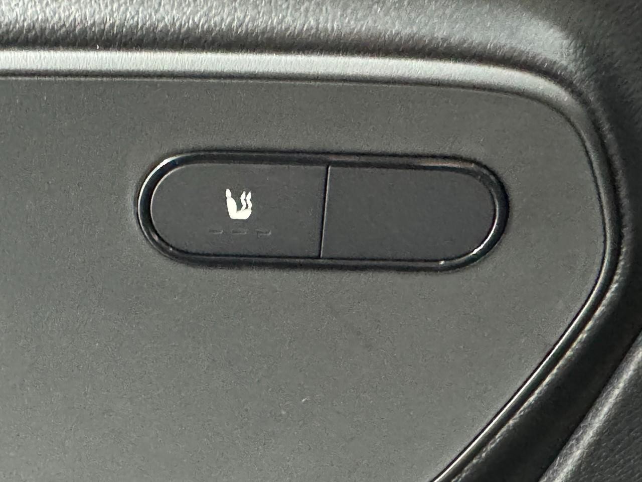 Mercedes-Benz Sprinter Cargo Van Vehicle Full-screen Gallery Image 23