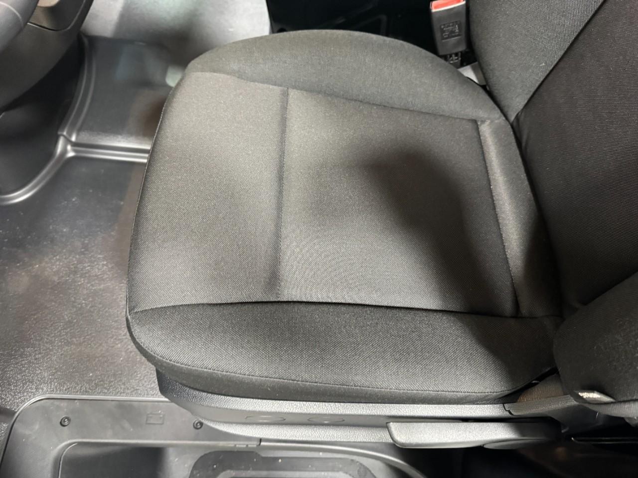 Mercedes-Benz Sprinter Cargo Van Vehicle Full-screen Gallery Image 26