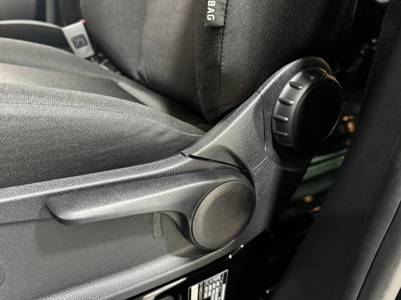 Mercedes-Benz Sprinter Cargo Van Vehicle Full-screen Gallery Image 27