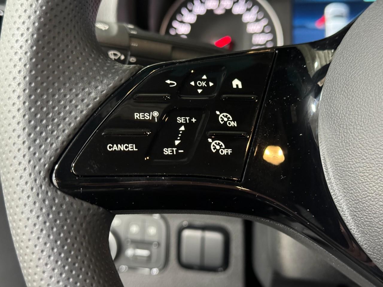 Mercedes-Benz Sprinter Cargo Van Vehicle Full-screen Gallery Image 29