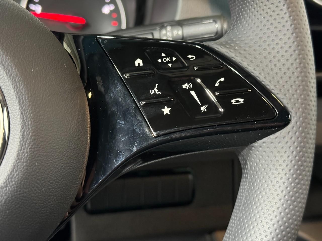 Mercedes-Benz Sprinter Cargo Van Vehicle Full-screen Gallery Image 30