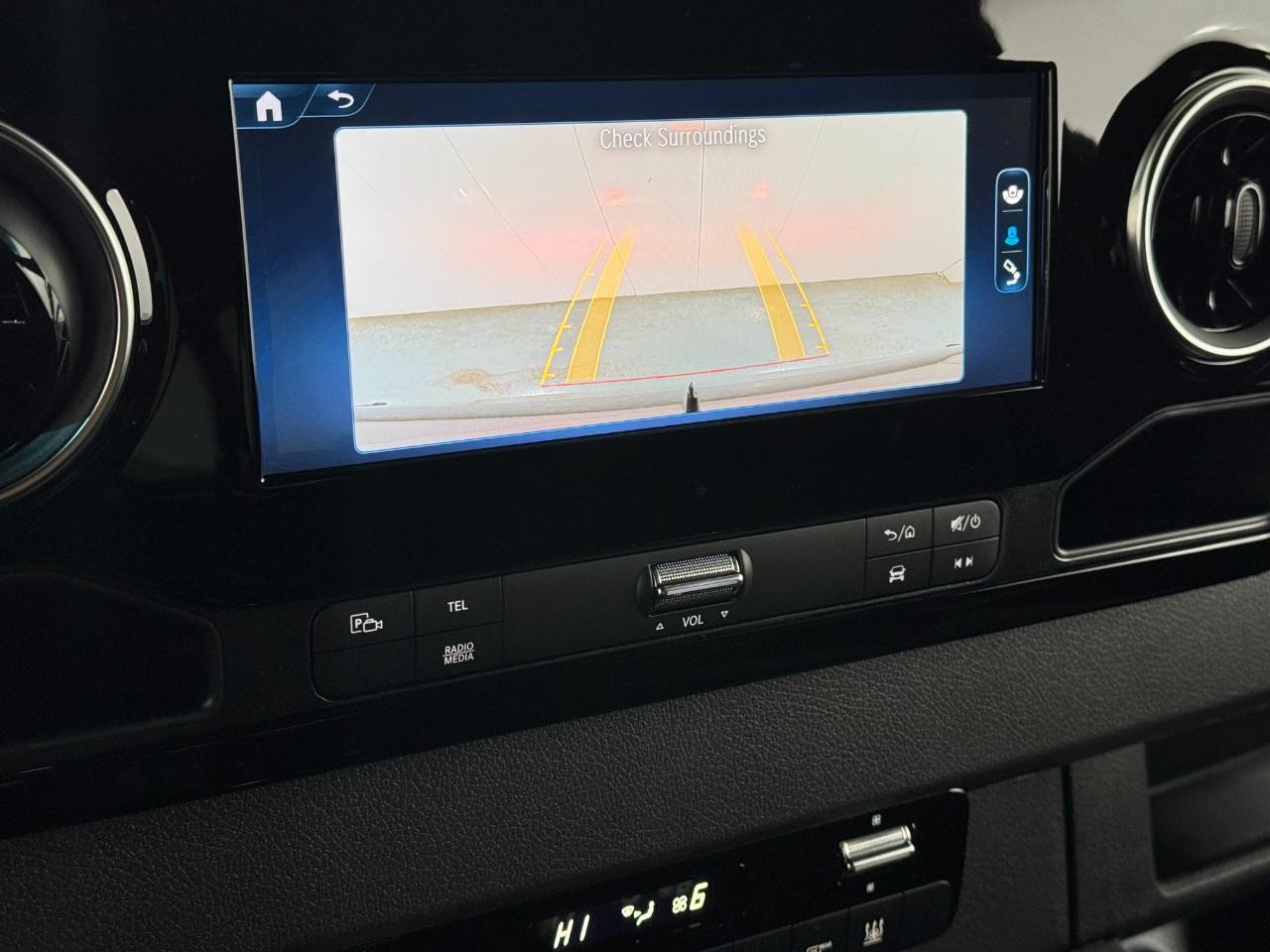 Mercedes-Benz Sprinter Cargo Van Vehicle Full-screen Gallery Image 33