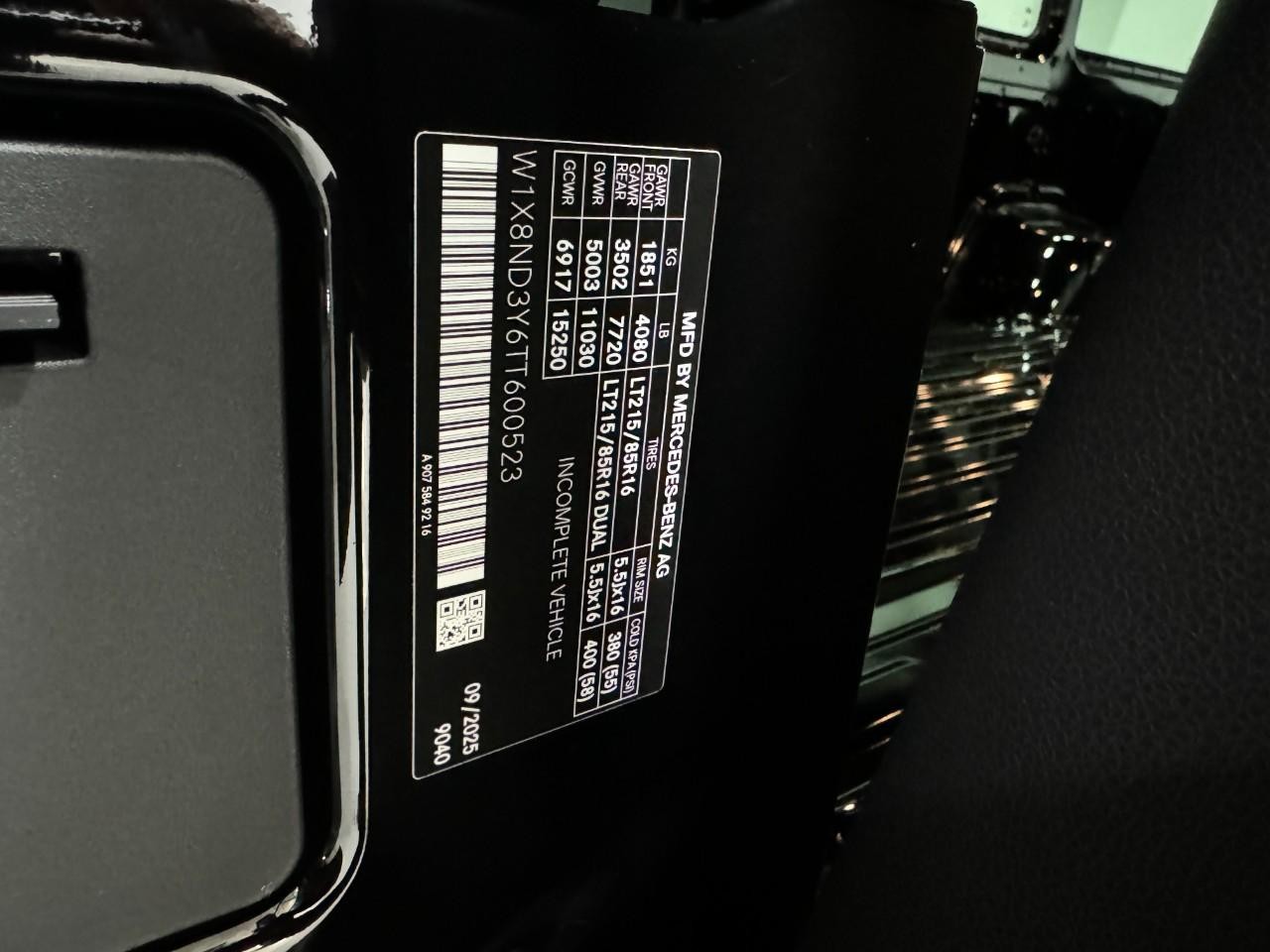 Mercedes-Benz Sprinter Cargo Van Vehicle Full-screen Gallery Image 34