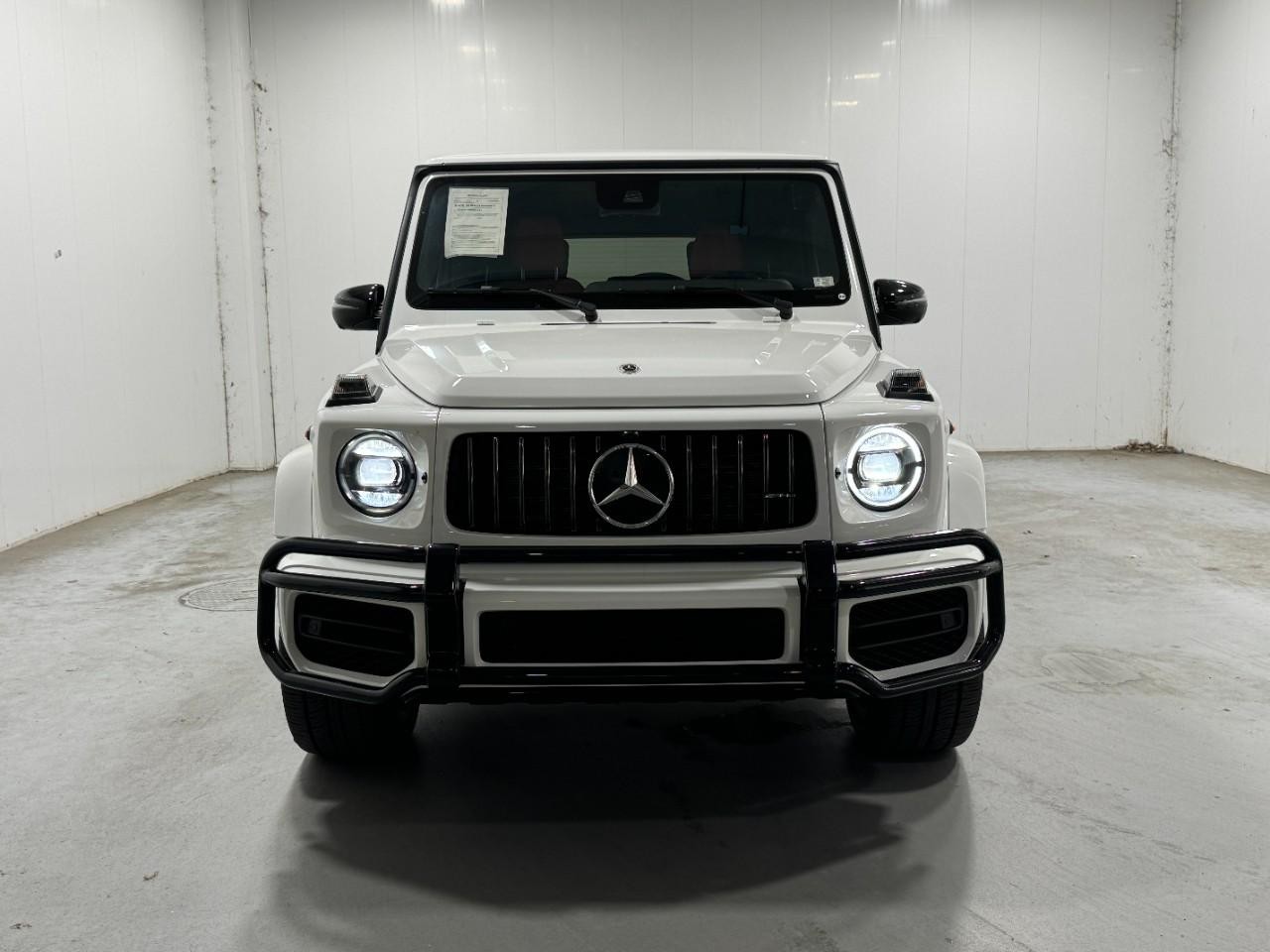 Mercedes-Benz G-Class Vehicle Full-screen Gallery Image 7