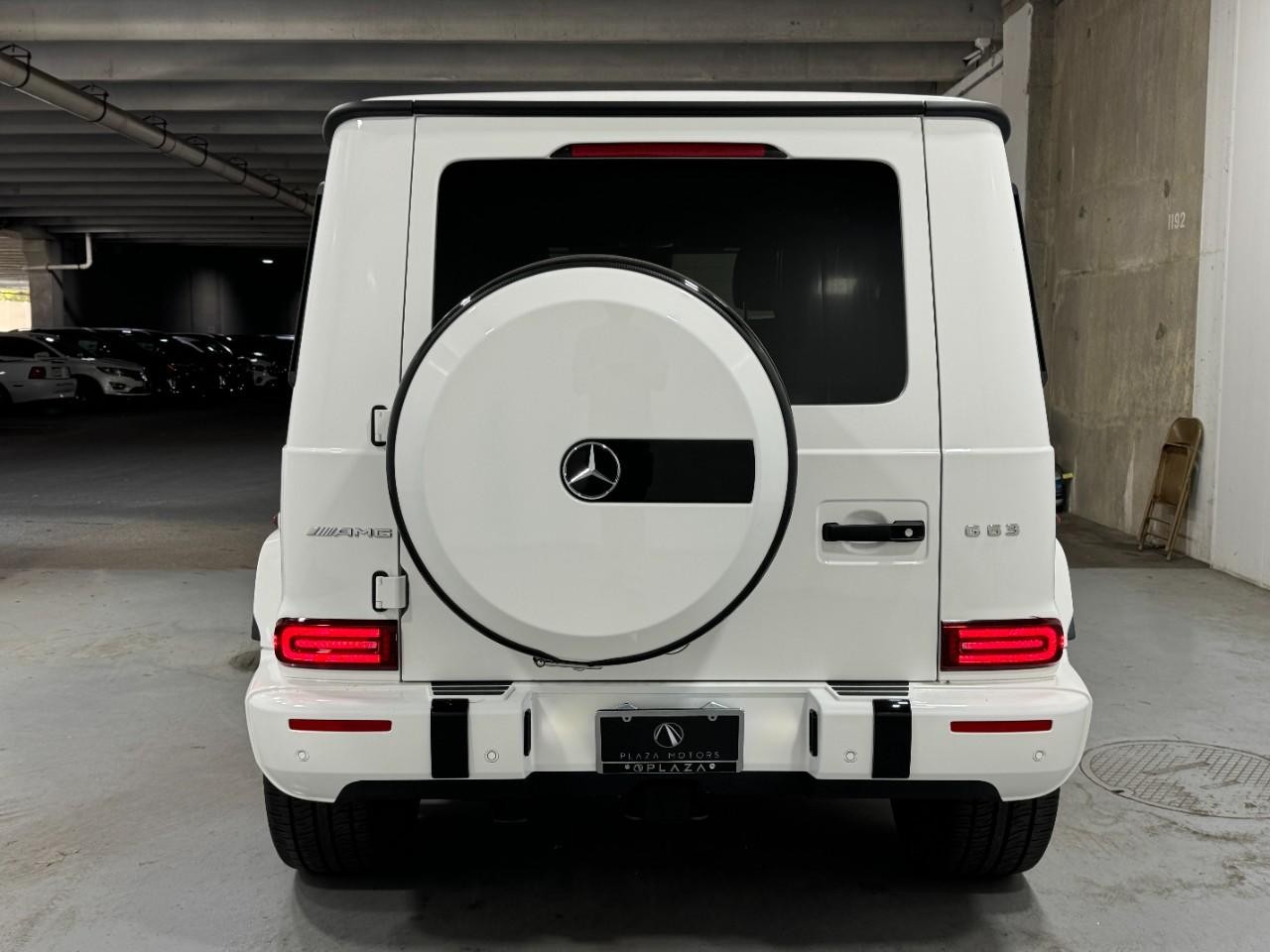 Mercedes-Benz G-Class Vehicle Full-screen Gallery Image 9