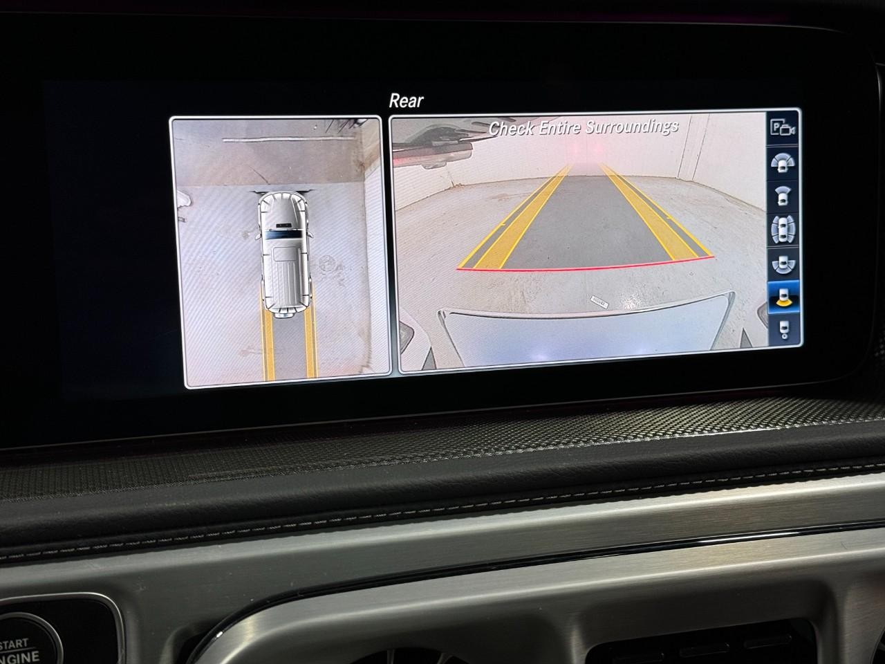 Mercedes-Benz G-Class Vehicle Full-screen Gallery Image 34