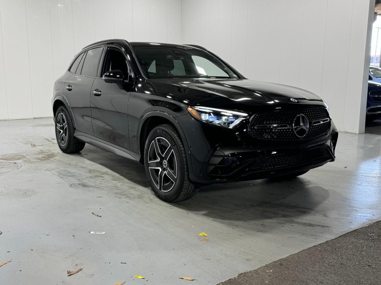 Mercedes-Benz GLC Vehicle Full-screen Gallery Image 6