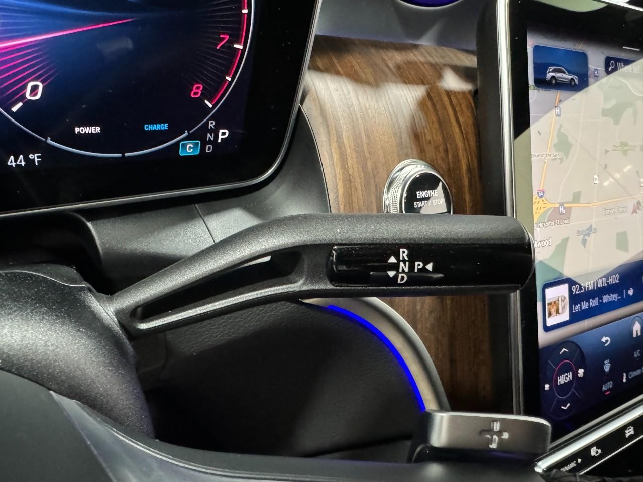 Mercedes-Benz GLC Vehicle Full-screen Gallery Image 33