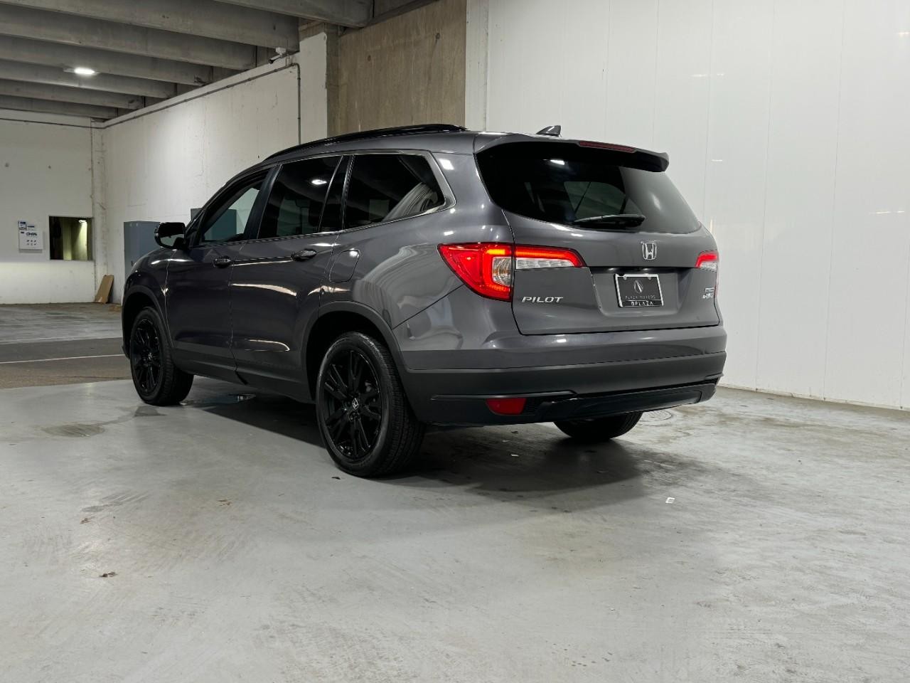 Honda Pilot Vehicle Full-screen Gallery Image 03