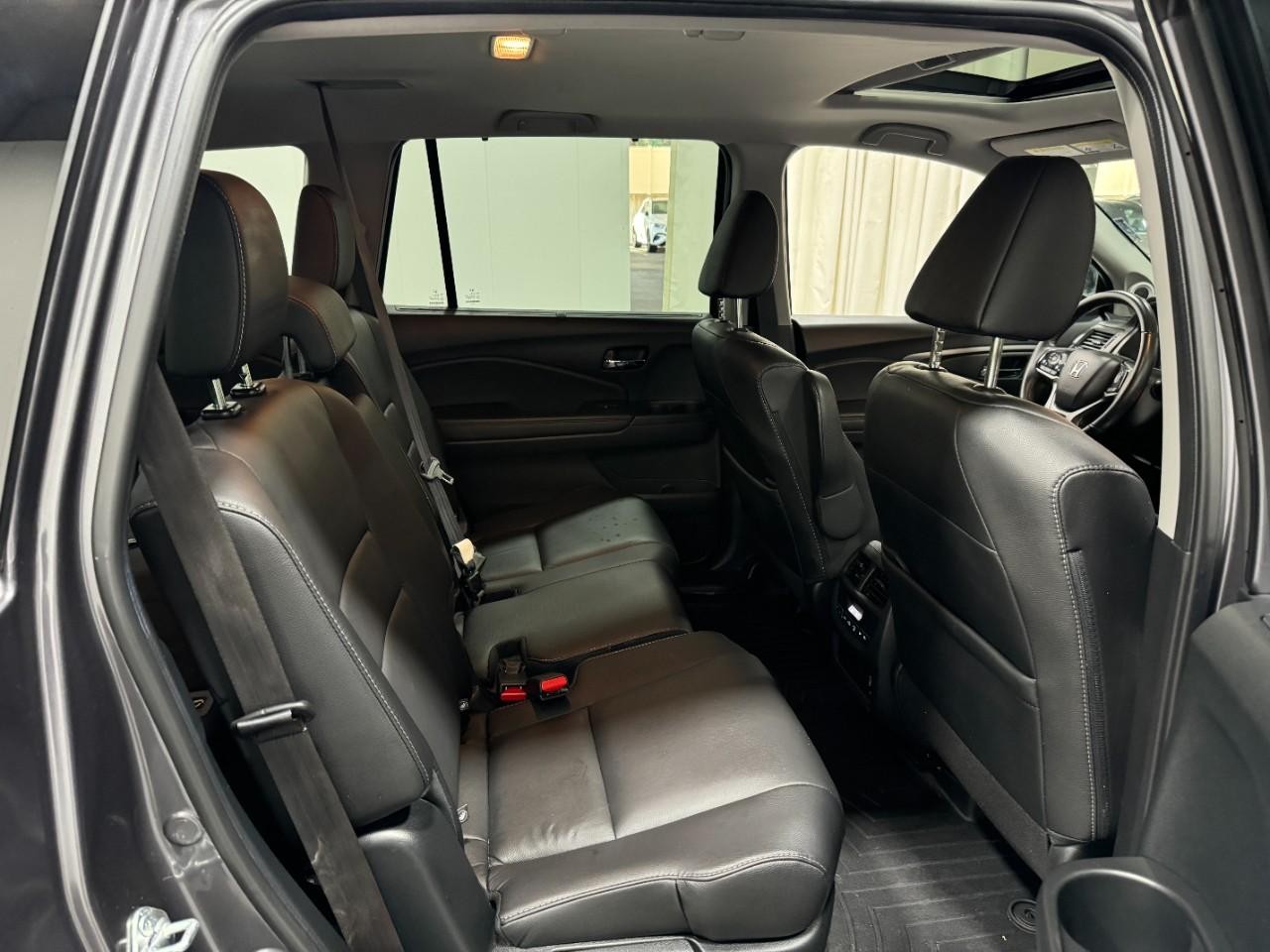 Honda Pilot Vehicle Full-screen Gallery Image 10