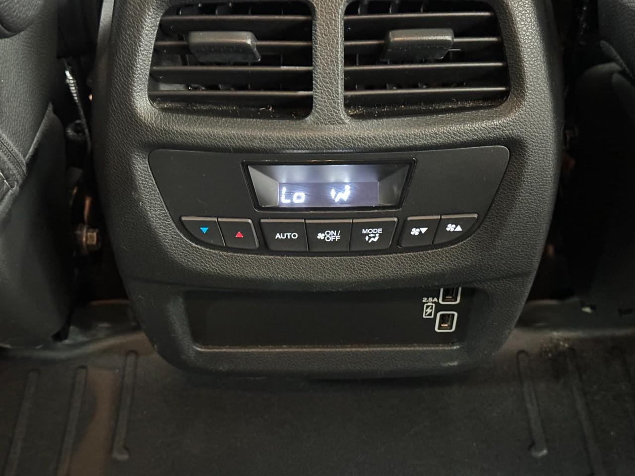 Honda Pilot Vehicle Full-screen Gallery Image 11