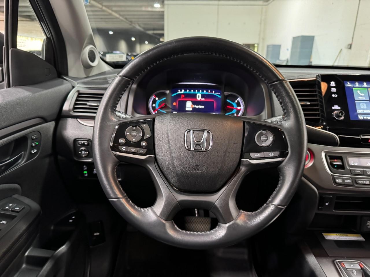 Honda Pilot Vehicle Full-screen Gallery Image 14