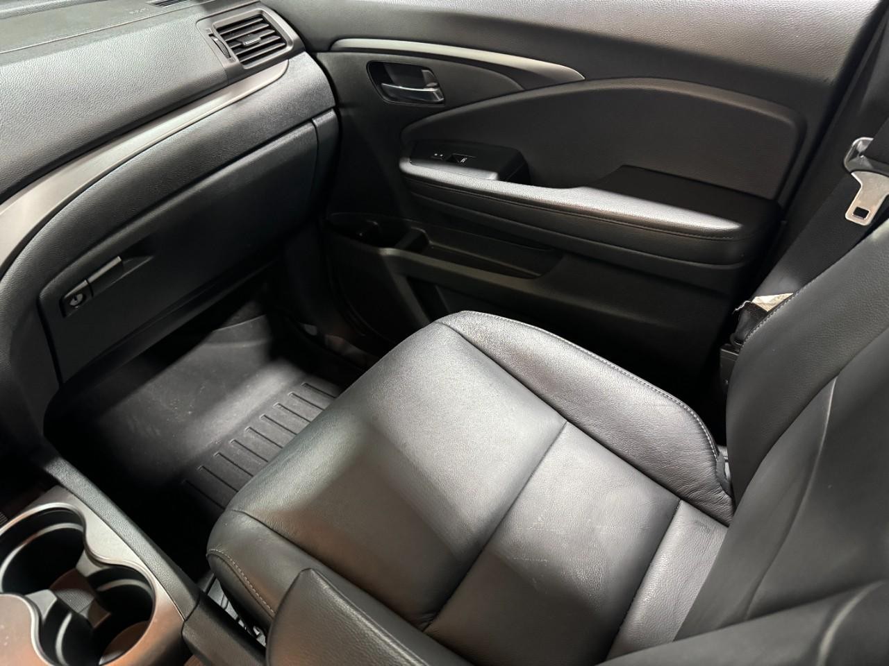 Honda Pilot Vehicle Full-screen Gallery Image 18