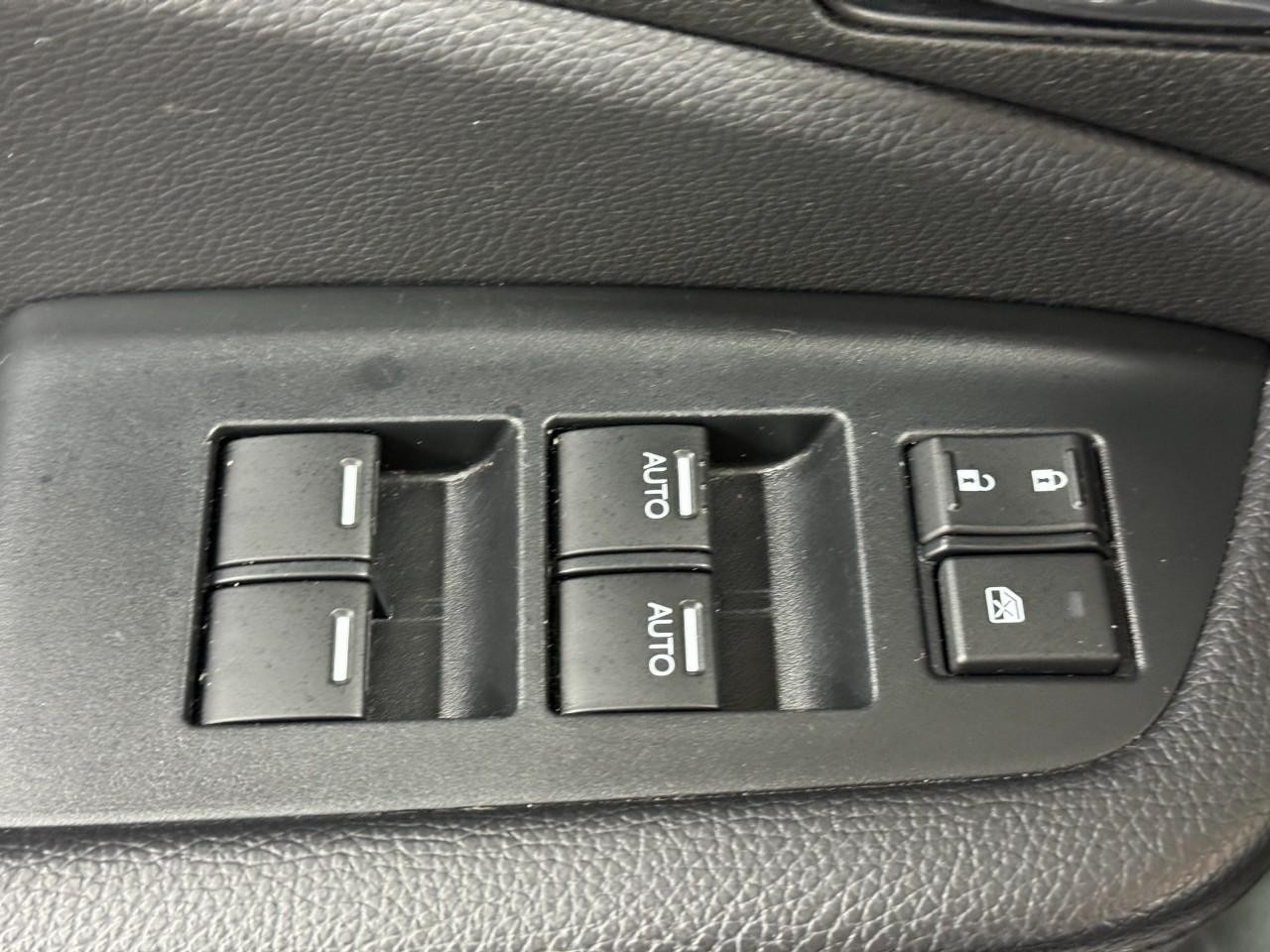 Honda Pilot Vehicle Full-screen Gallery Image 24