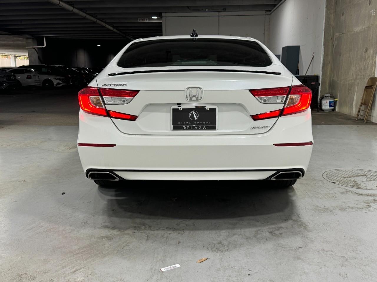 Honda Accord Sedan Vehicle Full-screen Gallery Image 09