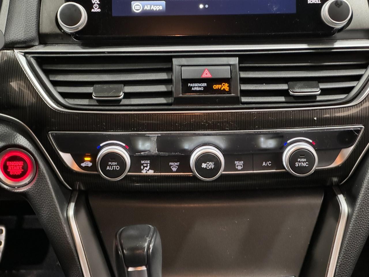 Honda Accord Sedan Vehicle Full-screen Gallery Image 14