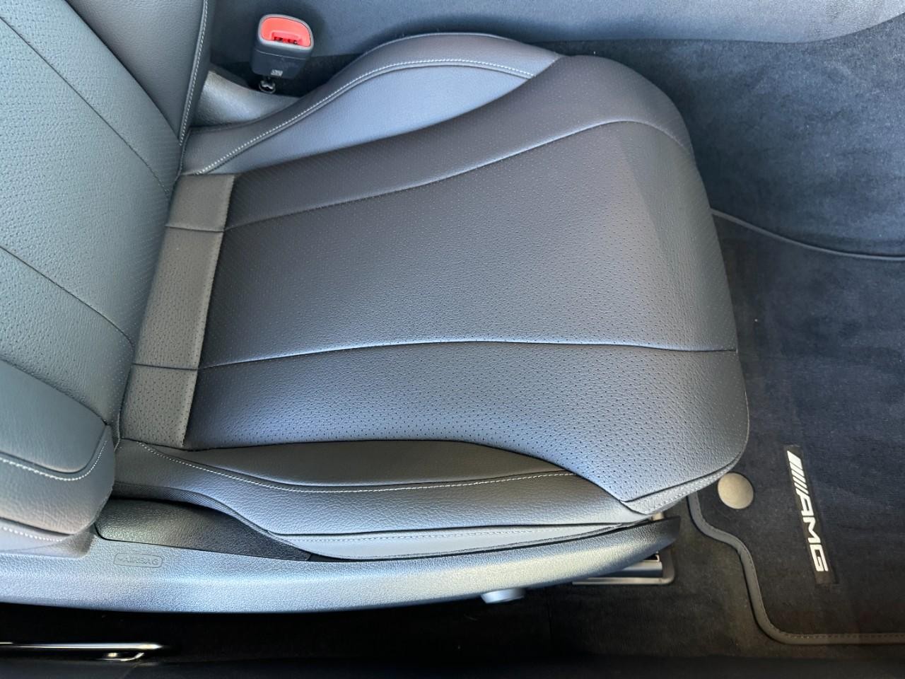 Mercedes-Benz CLE Vehicle Full-screen Gallery Image 17