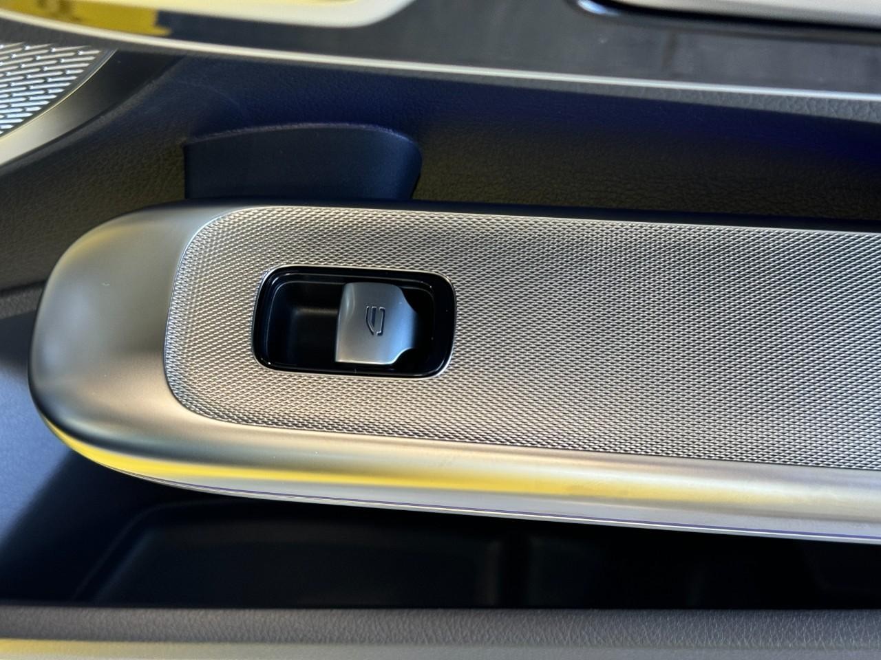 Mercedes-Benz CLE Vehicle Full-screen Gallery Image 21