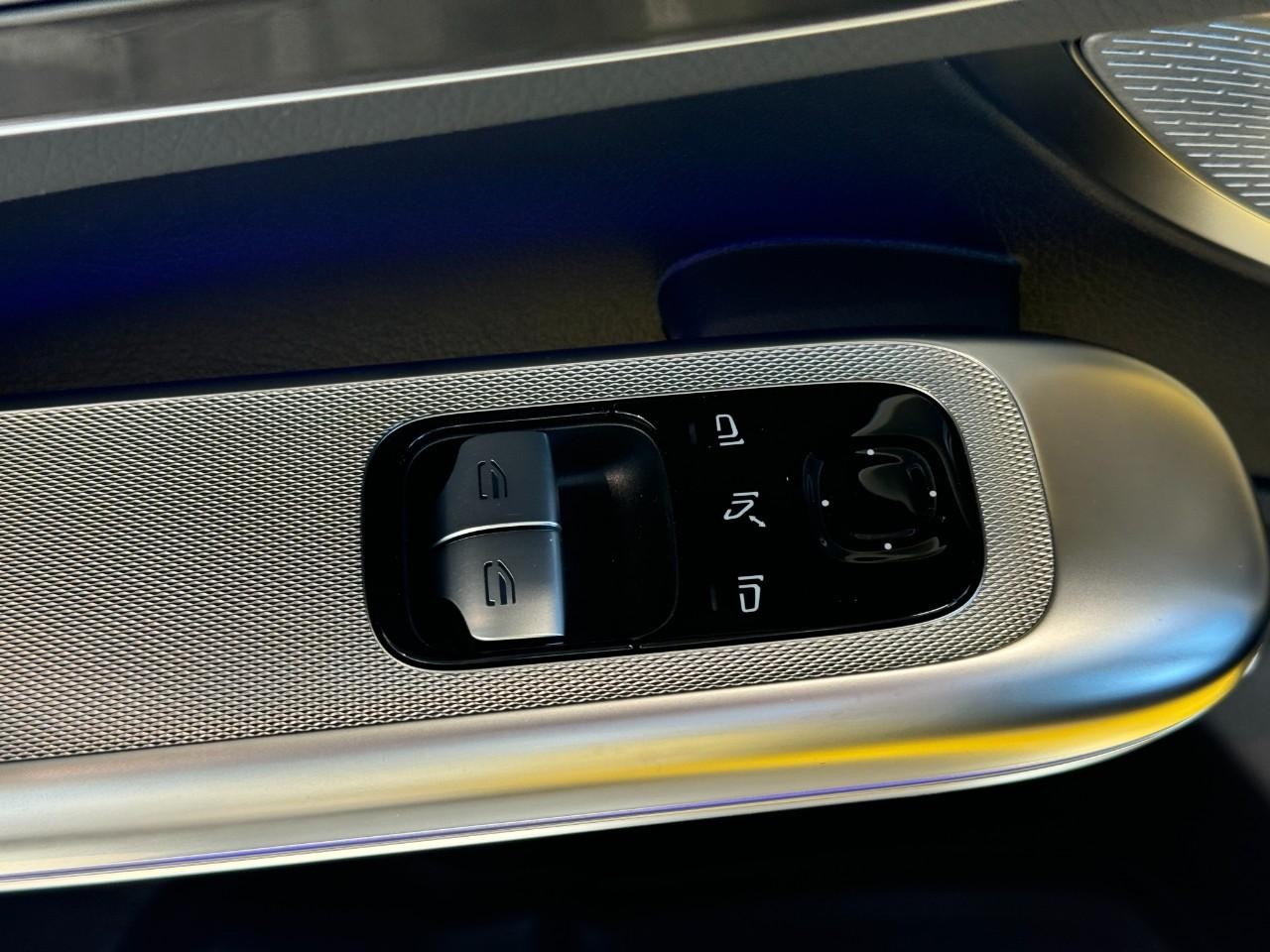 Mercedes-Benz CLE Vehicle Full-screen Gallery Image 24