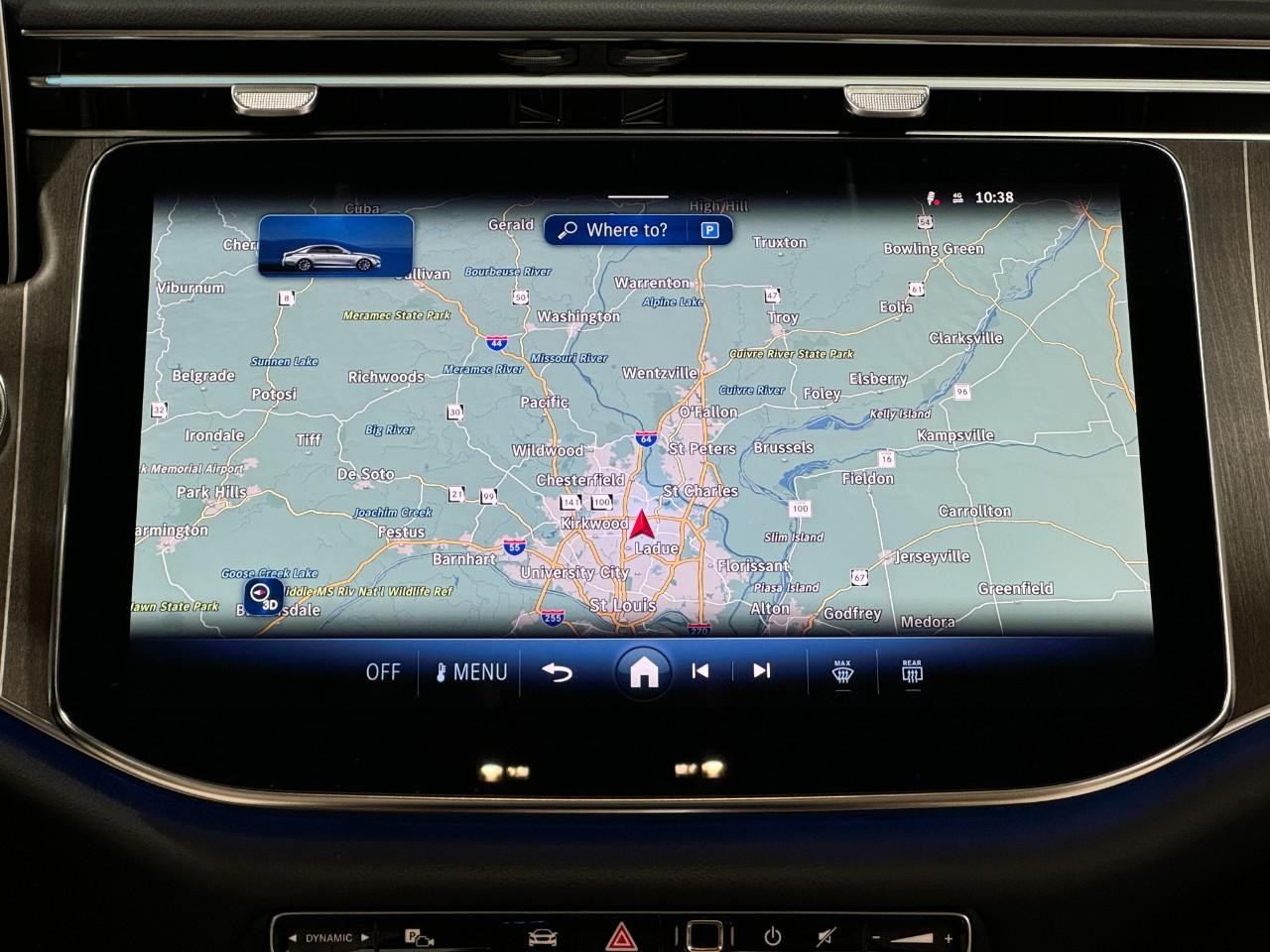 Mercedes-Benz E-Class Vehicle Full-screen Gallery Image 14