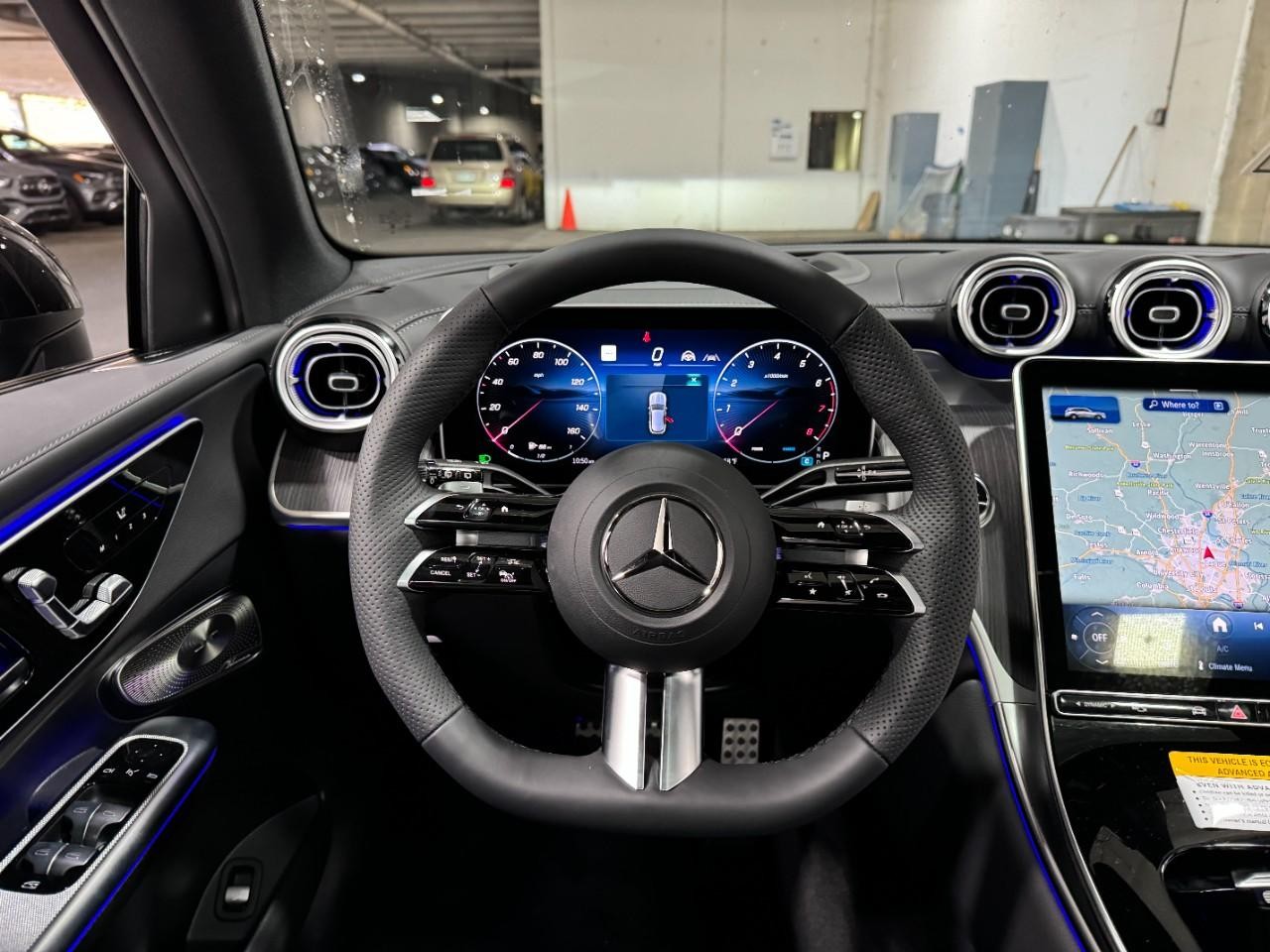 Mercedes-Benz GLC Vehicle Full-screen Gallery Image 13