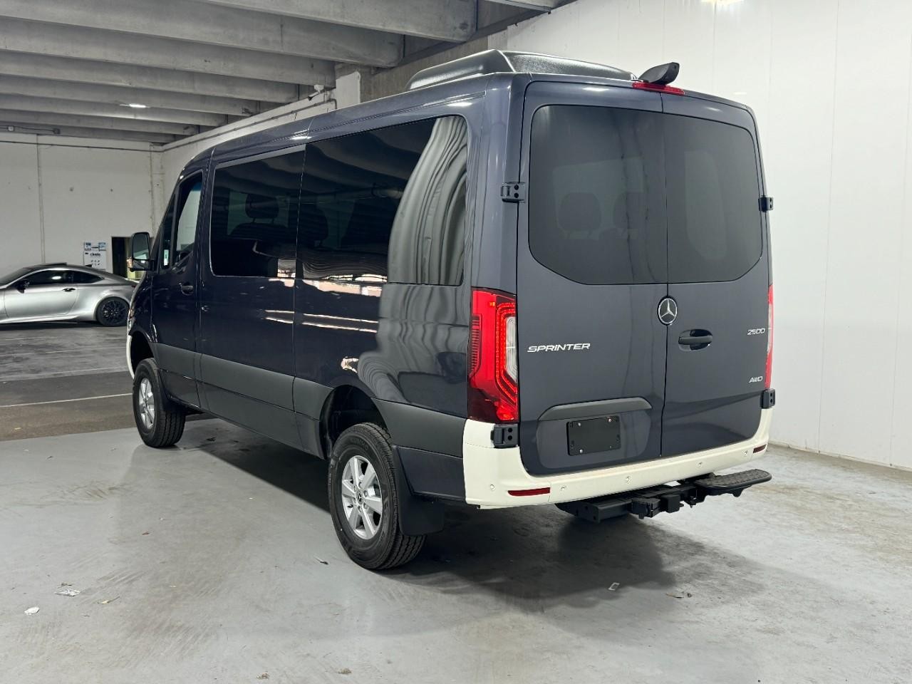 Mercedes-Benz Sprinter Passenger Van Vehicle Full-screen Gallery Image 3