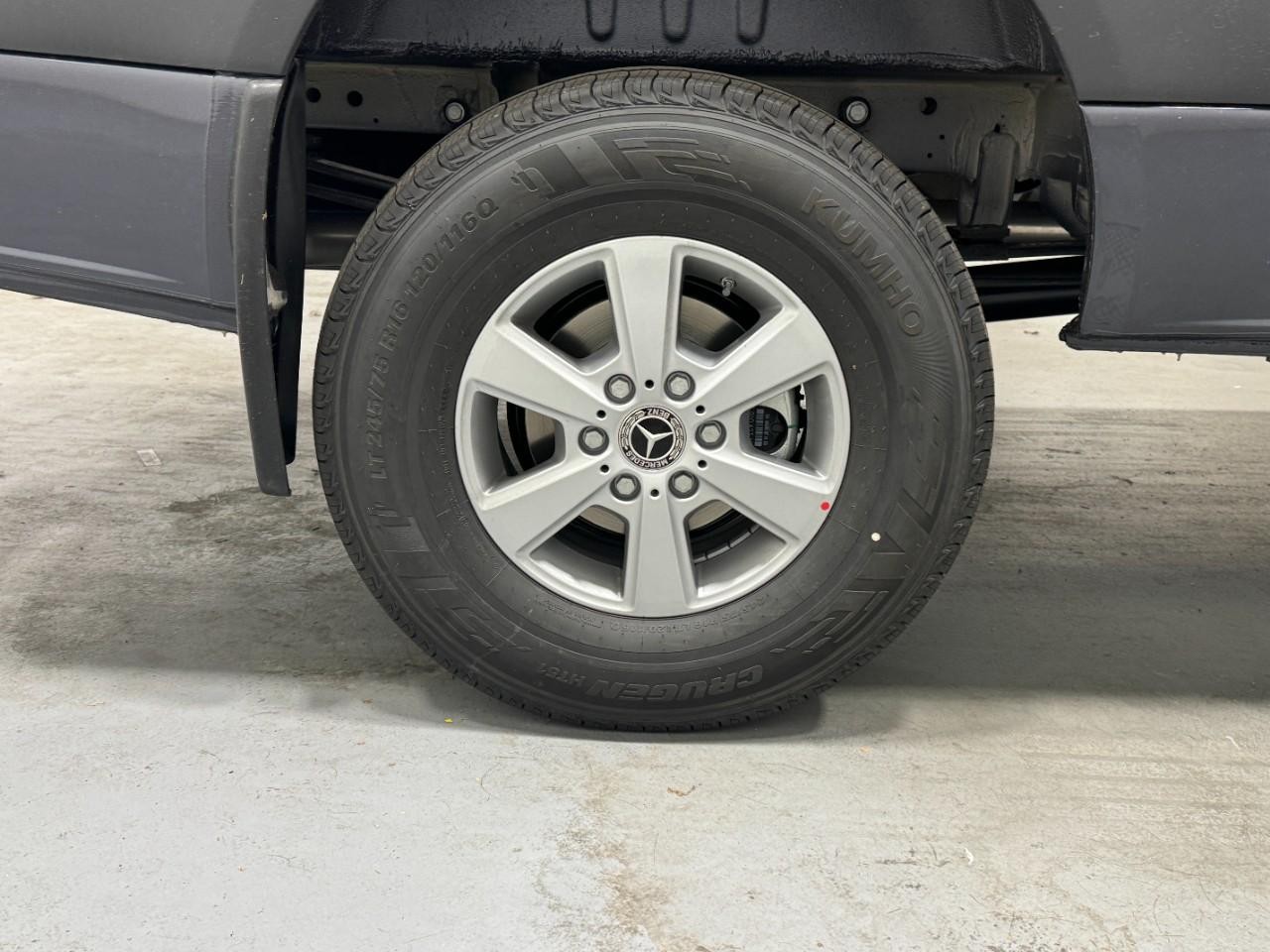 Mercedes-Benz Sprinter Passenger Van Vehicle Full-screen Gallery Image 5