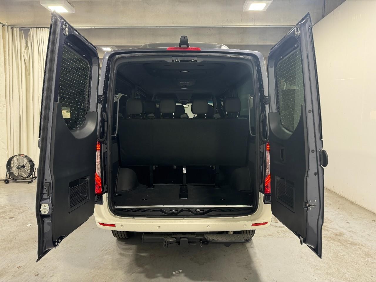 Mercedes-Benz Sprinter Passenger Van Vehicle Full-screen Gallery Image 8