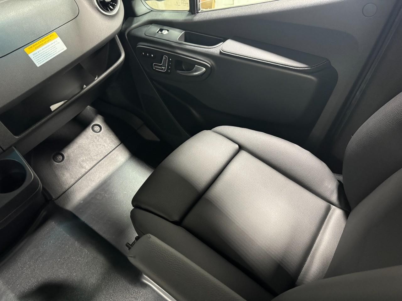 Mercedes-Benz Sprinter Passenger Van Vehicle Full-screen Gallery Image 18