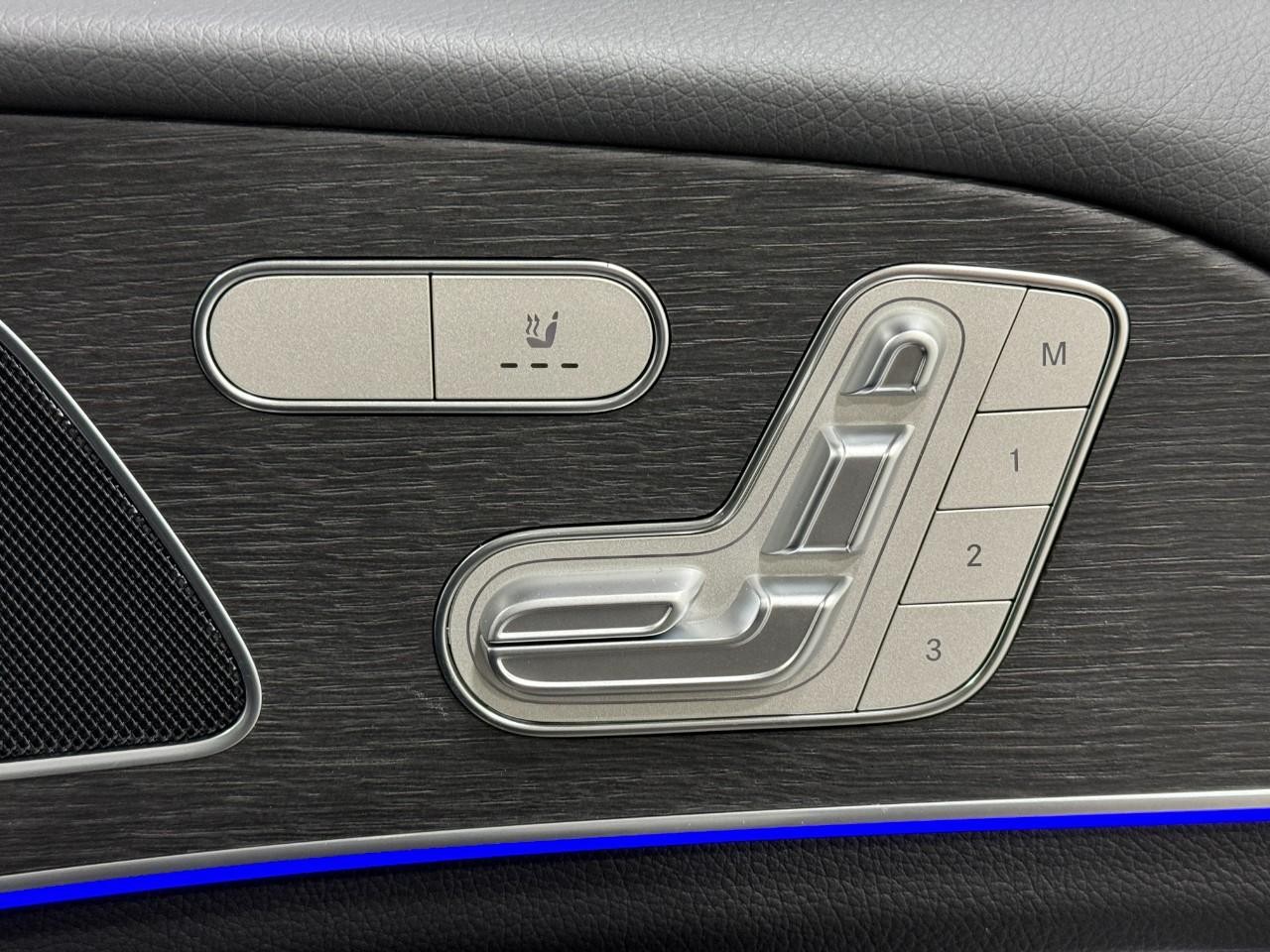 Mercedes-Benz GLE Vehicle Full-screen Gallery Image 21