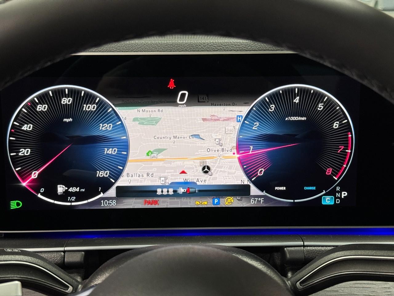 Mercedes-Benz GLE Vehicle Full-screen Gallery Image 34