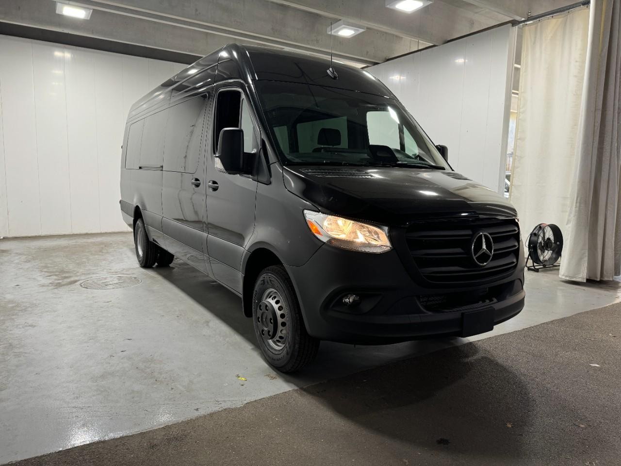 Mercedes-Benz Sprinter Cargo Van Vehicle Full-screen Gallery Image 6