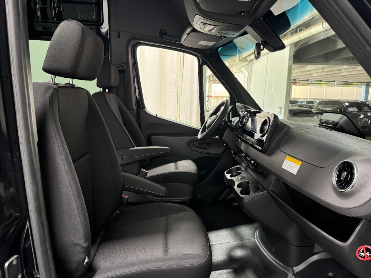 Mercedes-Benz Sprinter Cargo Van Vehicle Full-screen Gallery Image 17