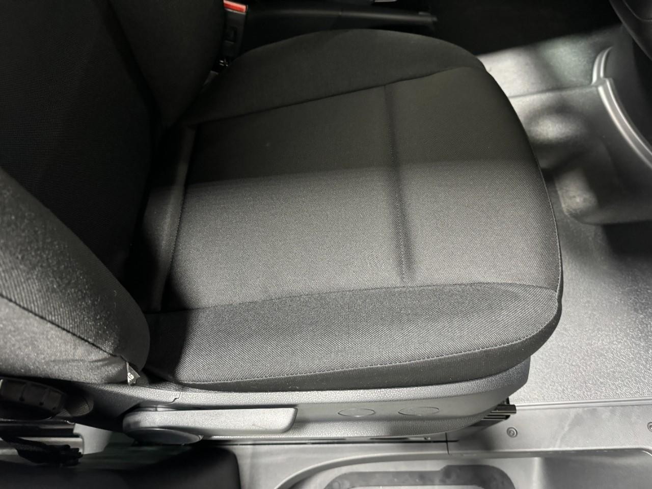 Mercedes-Benz Sprinter Cargo Van Vehicle Full-screen Gallery Image 18