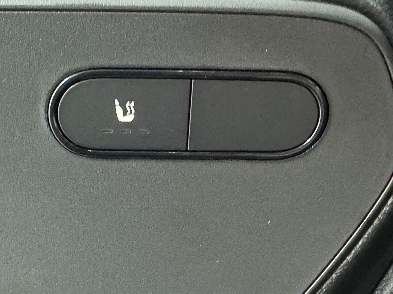 Mercedes-Benz Sprinter Cargo Van Vehicle Full-screen Gallery Image 23