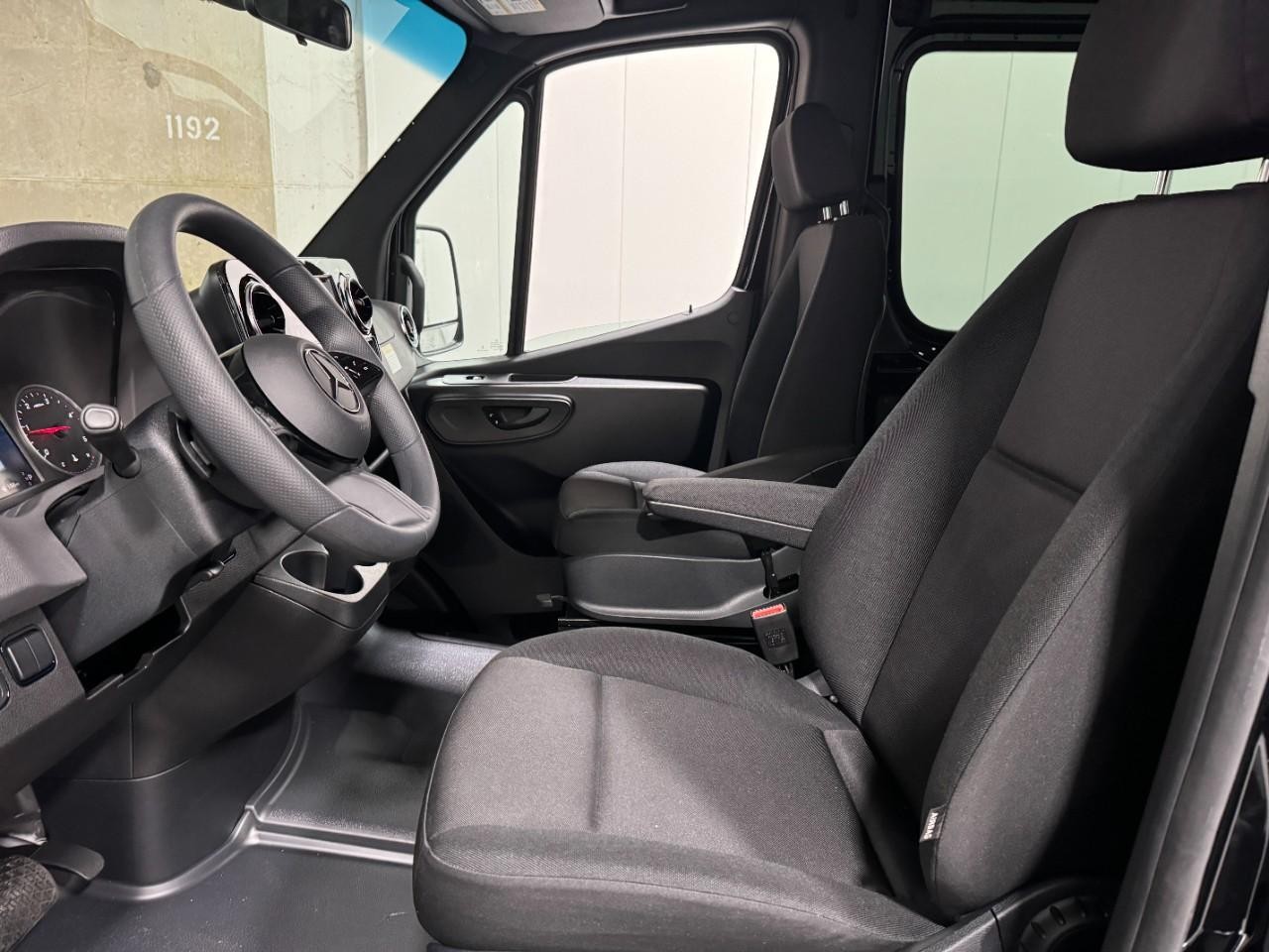 Mercedes-Benz Sprinter Cargo Van Vehicle Full-screen Gallery Image 25