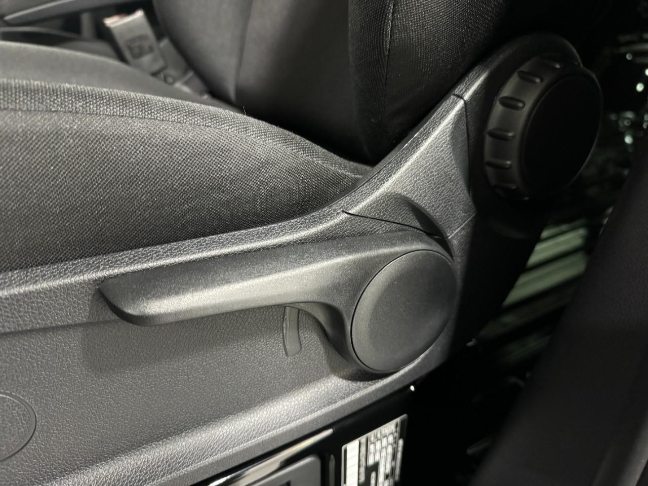 Mercedes-Benz Sprinter Cargo Van Vehicle Full-screen Gallery Image 27