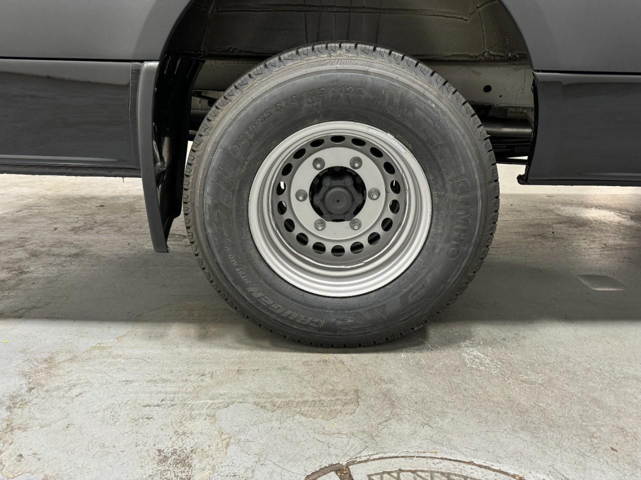 Mercedes-Benz Sprinter Cargo Van Vehicle Full-screen Gallery Image 5