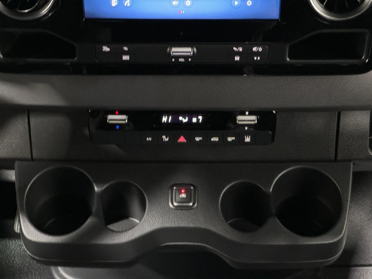 Mercedes-Benz Sprinter Cargo Van Vehicle Full-screen Gallery Image 15