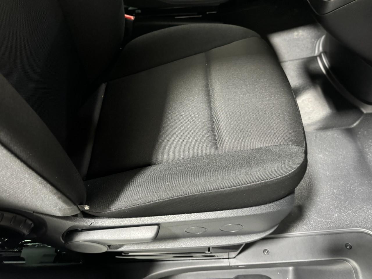 Mercedes-Benz Sprinter Cargo Van Vehicle Full-screen Gallery Image 18