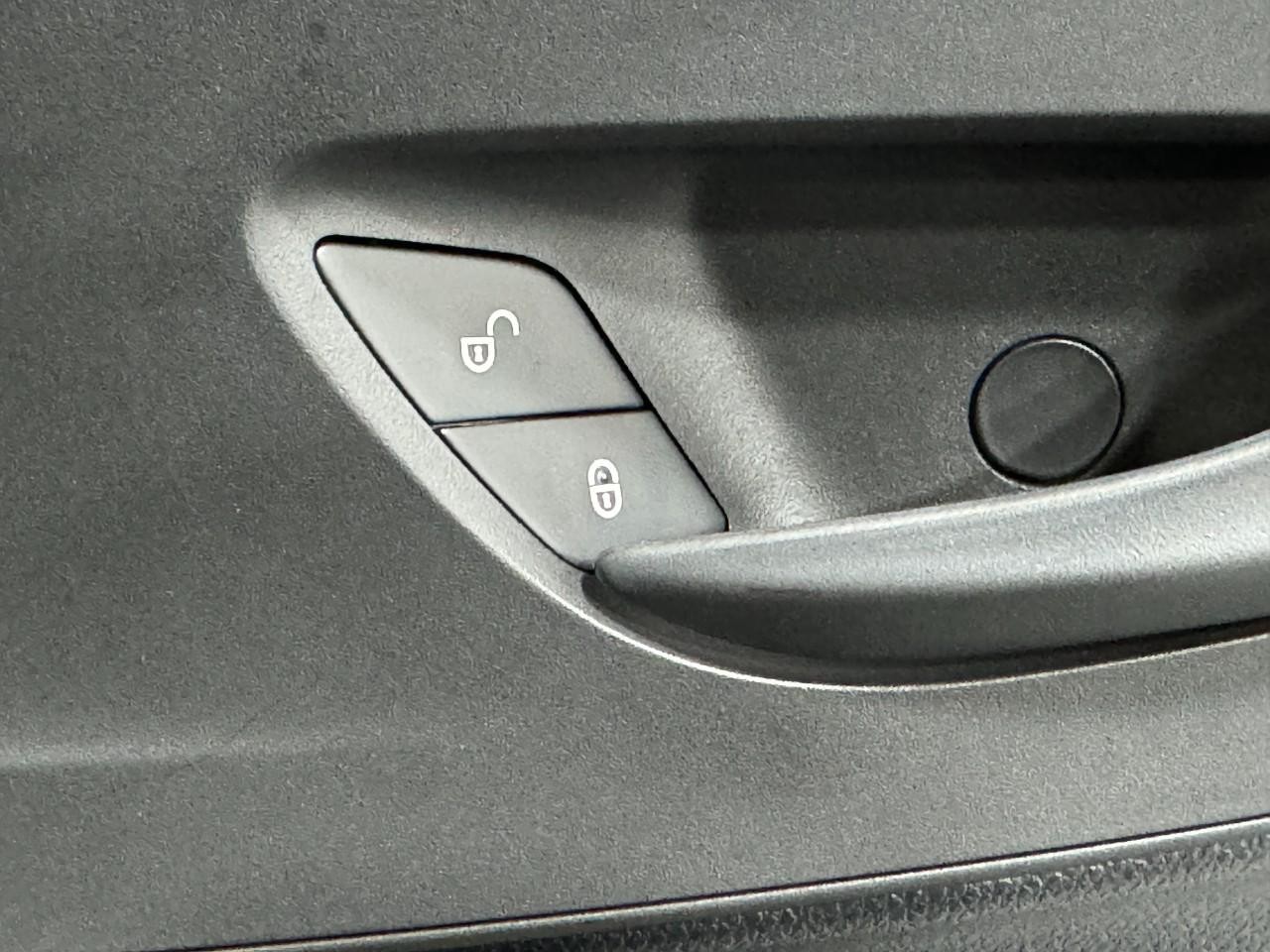 Mercedes-Benz Sprinter Cargo Van Vehicle Full-screen Gallery Image 21