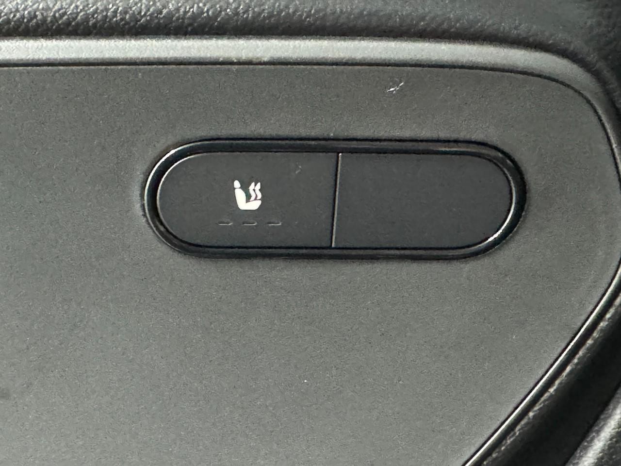 Mercedes-Benz Sprinter Cargo Van Vehicle Full-screen Gallery Image 23