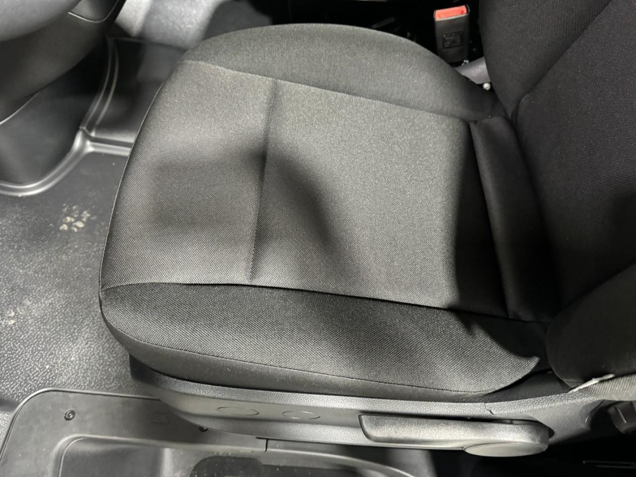 Mercedes-Benz Sprinter Cargo Van Vehicle Full-screen Gallery Image 26